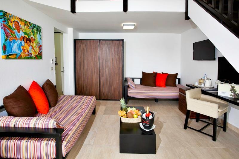 Hommage Hotel & Residences Baie Nettle Buitenkant foto